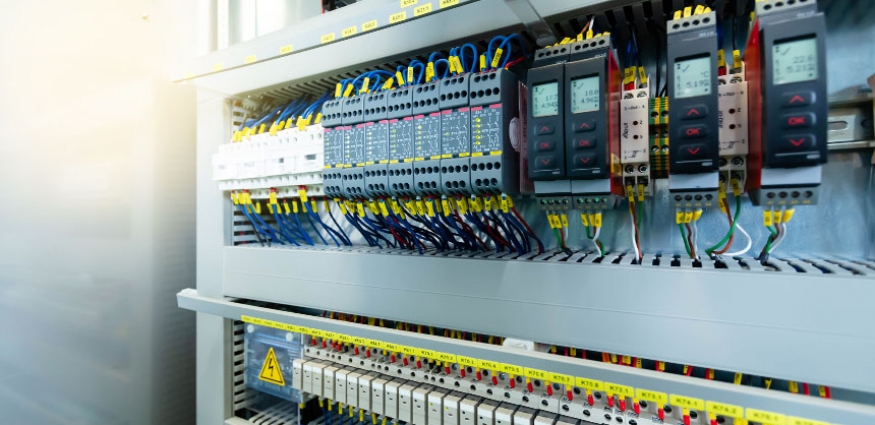 Endüstriyel İşletmelerde Enerji Sürekliliği: Pano Tasarımı ve Periyodik Bakımın Verimliliğe Etkisi